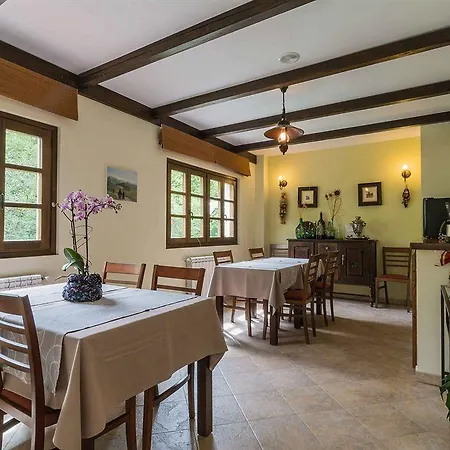 Alesga Rural - Valles Del Oso -asturias San Salvador (Asturias)